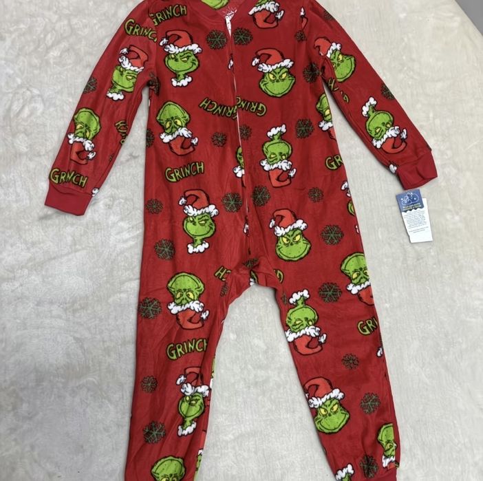 Комбинезон из флиса новогодний