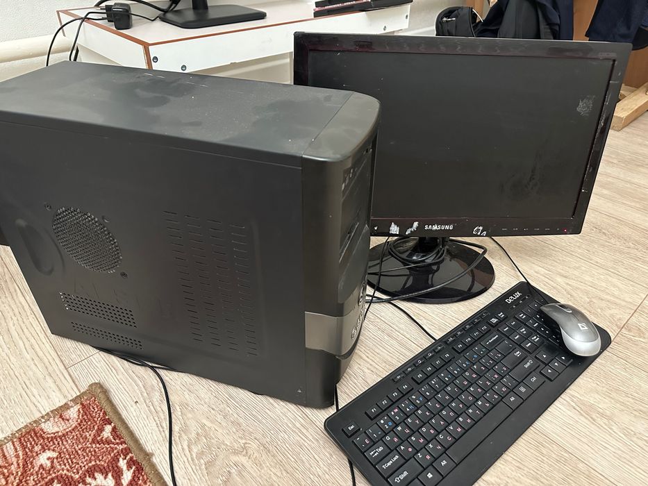 Продаются системники, 3 шт.