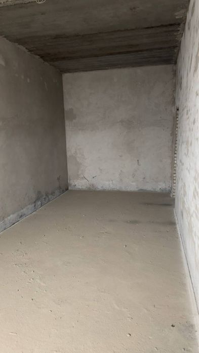 Yangi ġishtli domdan 2 xonali kvartira sotiladi