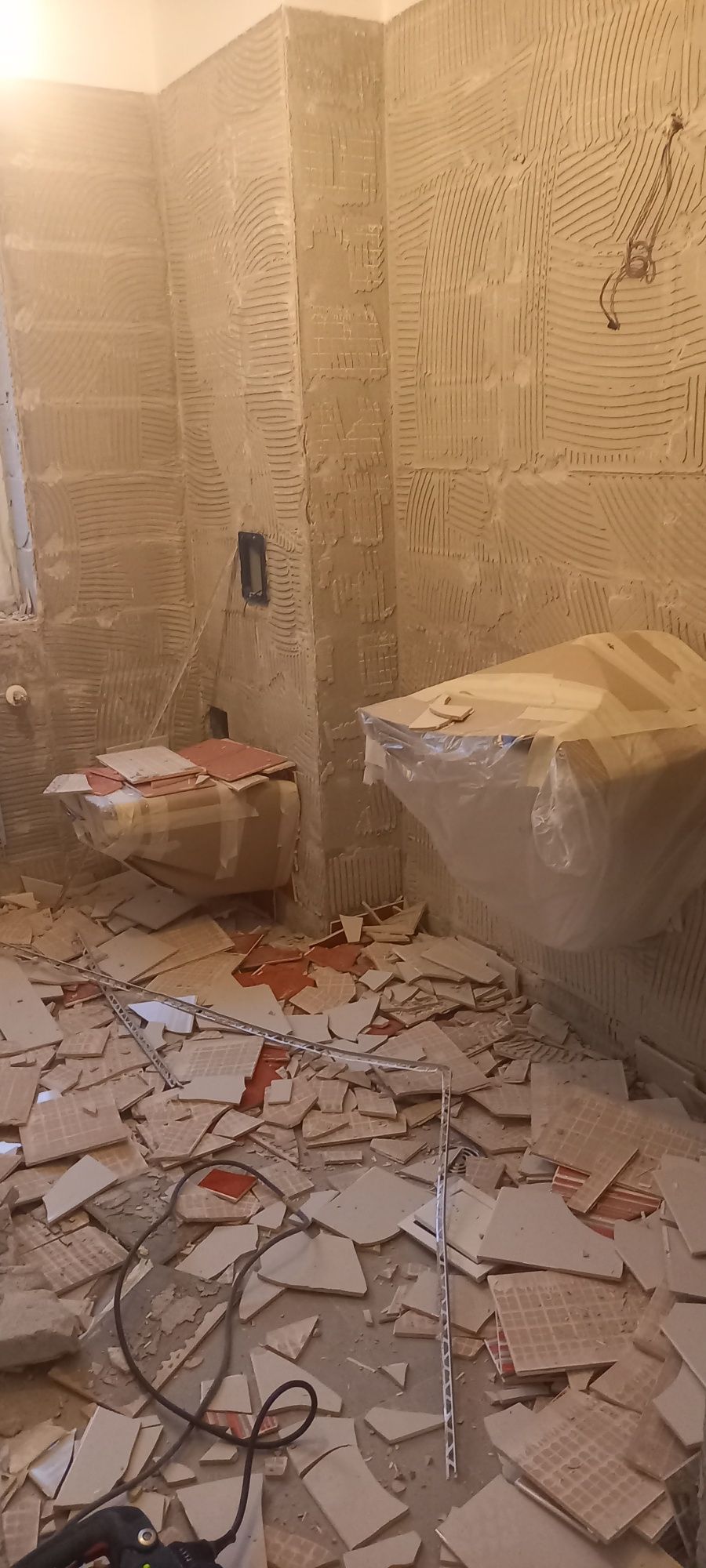 Pregătit apartamente pt renovare Decopertari Demolari Taiat pereți
