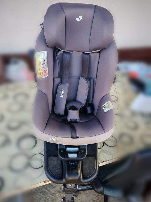 Scaun Joie i-Venture și Baza i-Base Advance