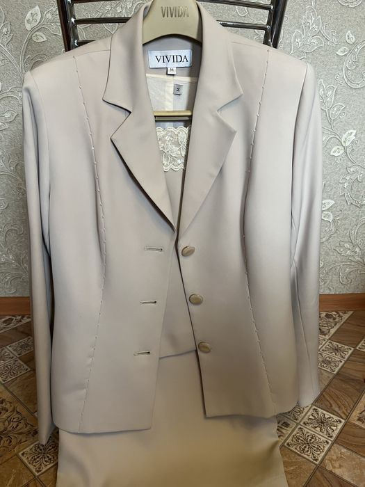 Костюм женский