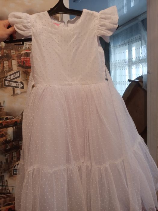 Продам платье 32р пышное 7000