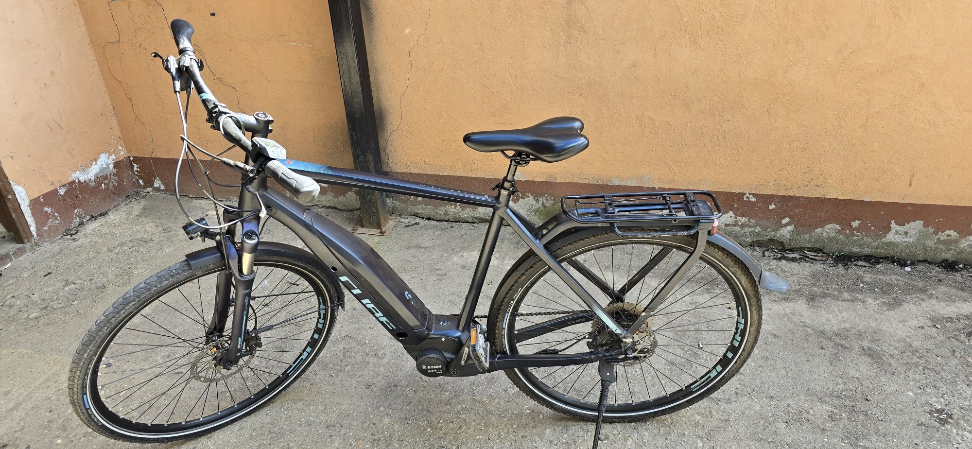 Bicicleta electrica cube