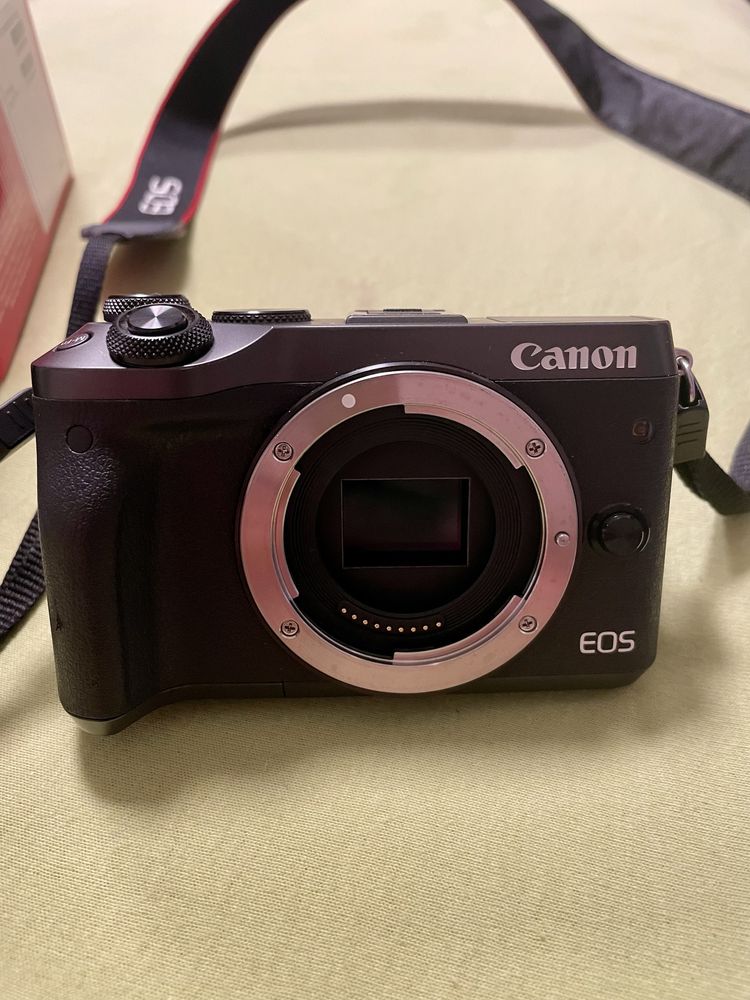 CANON EOS M6 15-45 + EF 50mm