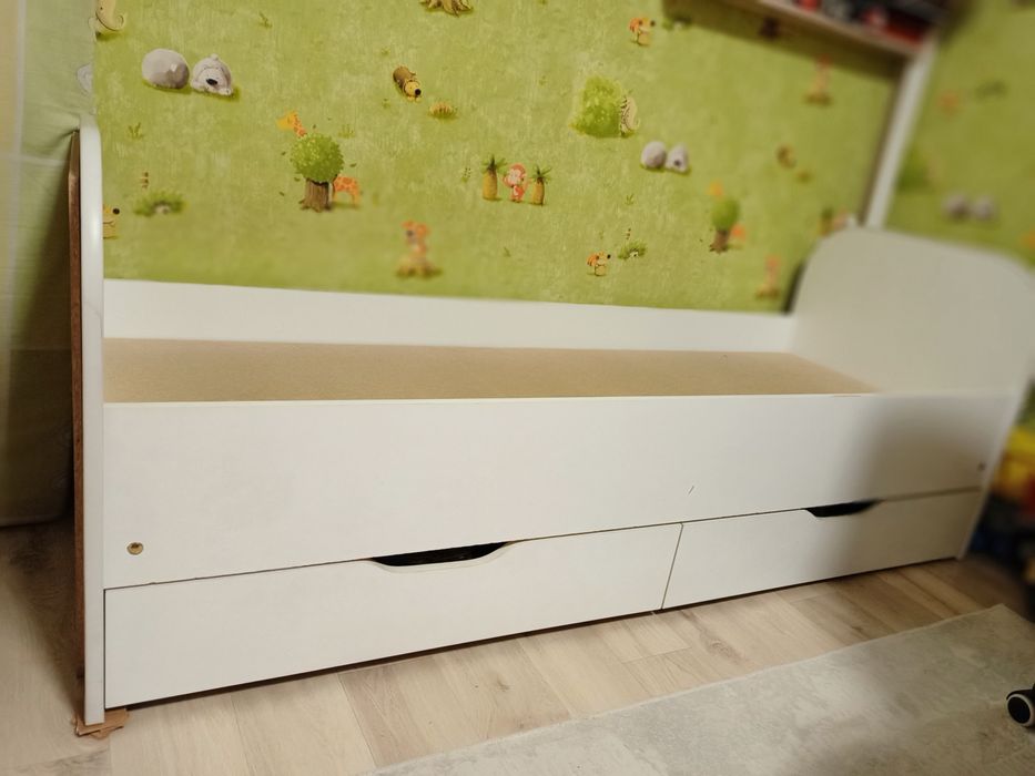 Кровать с выдвижными ящиками 175*65