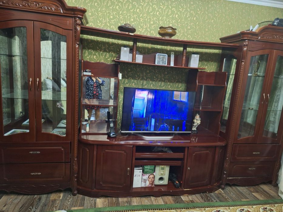 Продам срочно горку и диван с 2 креслами