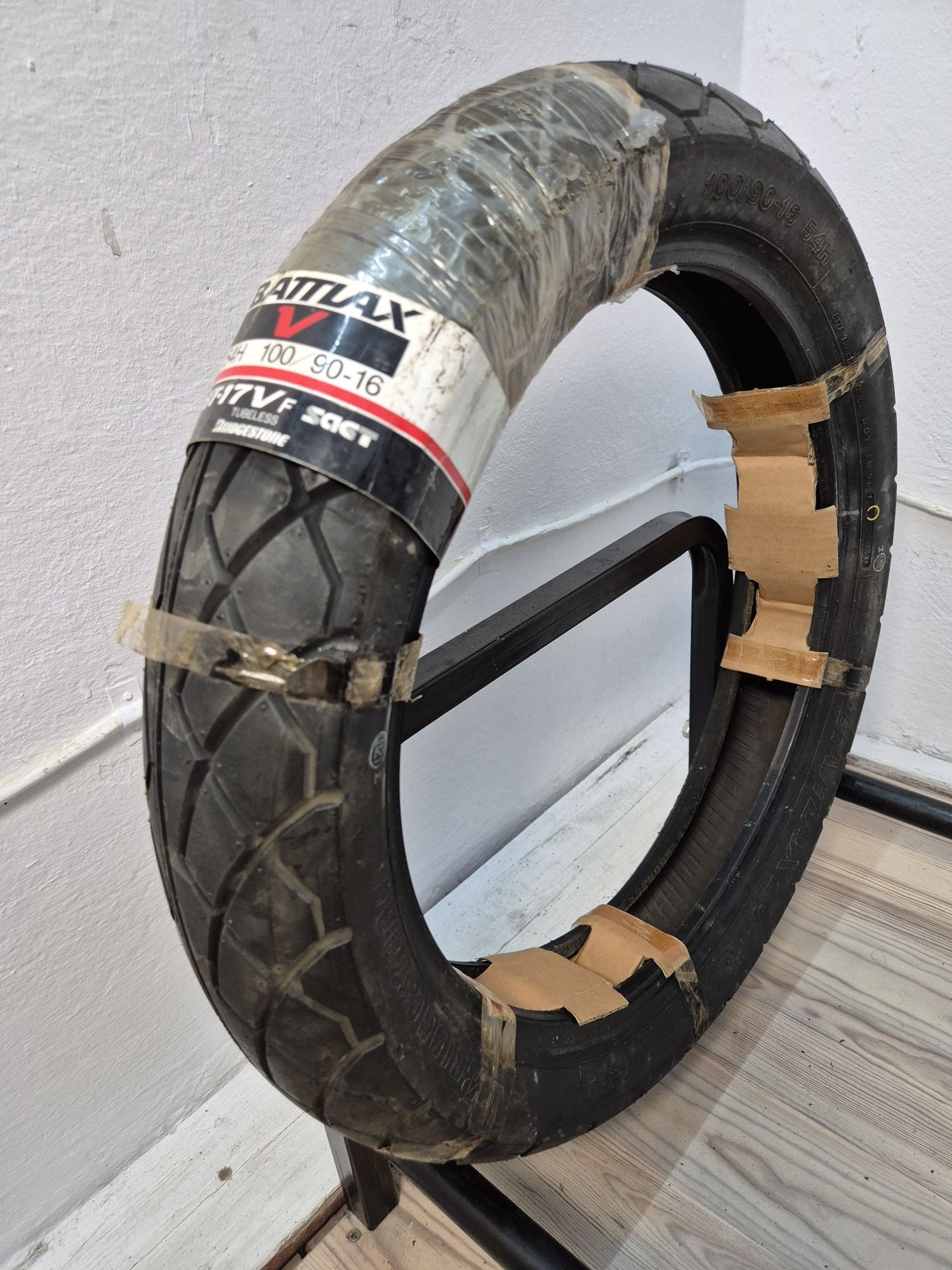 Anvelopa moto 100 90 16 Bridgestone bt17