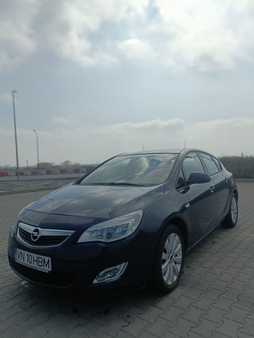 Opel Astra J 2012 1.6 115 cp