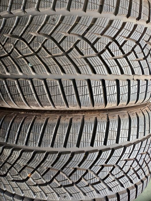 Гуми 255/35/19 Гудиар