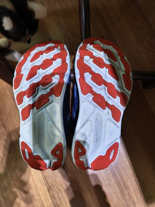 Hoka Clifton 9  44,5