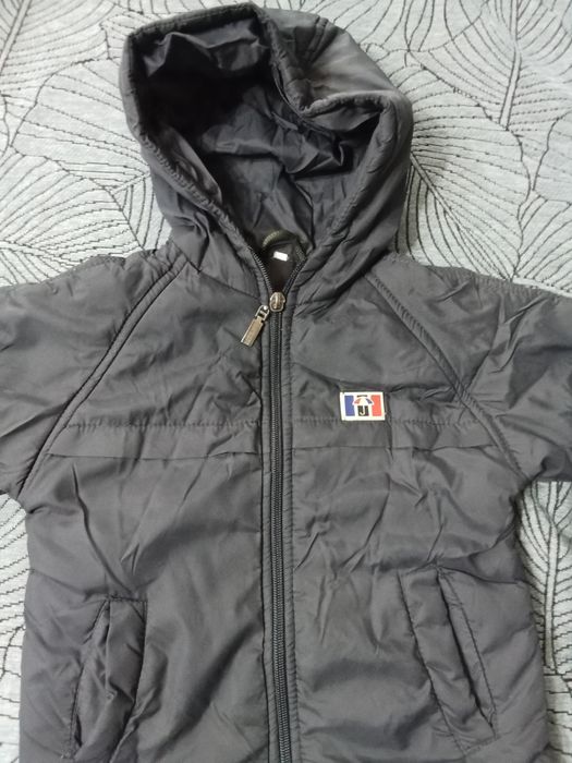 Продам куртку на мальчика в хорошем состоянии на 3 4 годика звоните пи