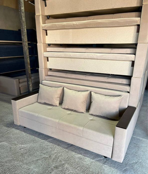 Кровать Диван с подушками и с ящиком для белья