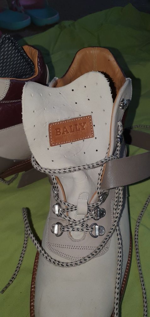 Vand ghete Bally