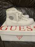 Дамски кецове Guess