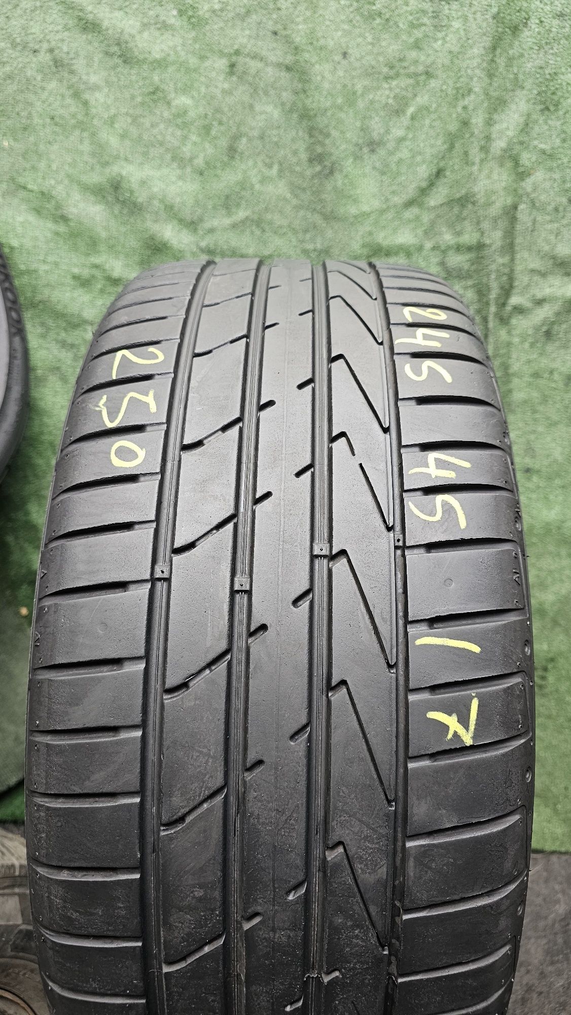 1x 245 45 17 vara hankook