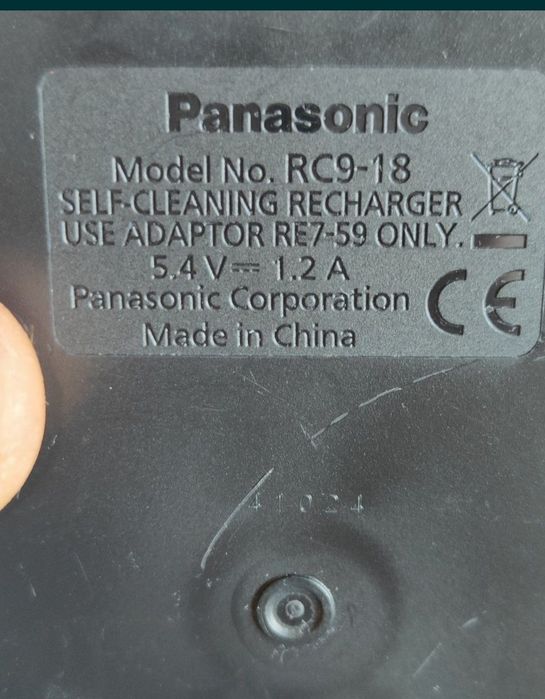 Statie încărcare curățare Panasonic RC9 - 18 aparat de ras electric