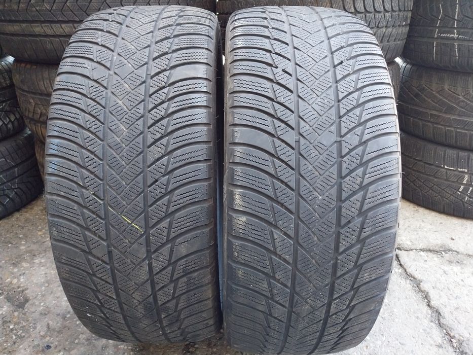 Anvelope second iarna 235 45 R20 Bridgestone 2/4 buc