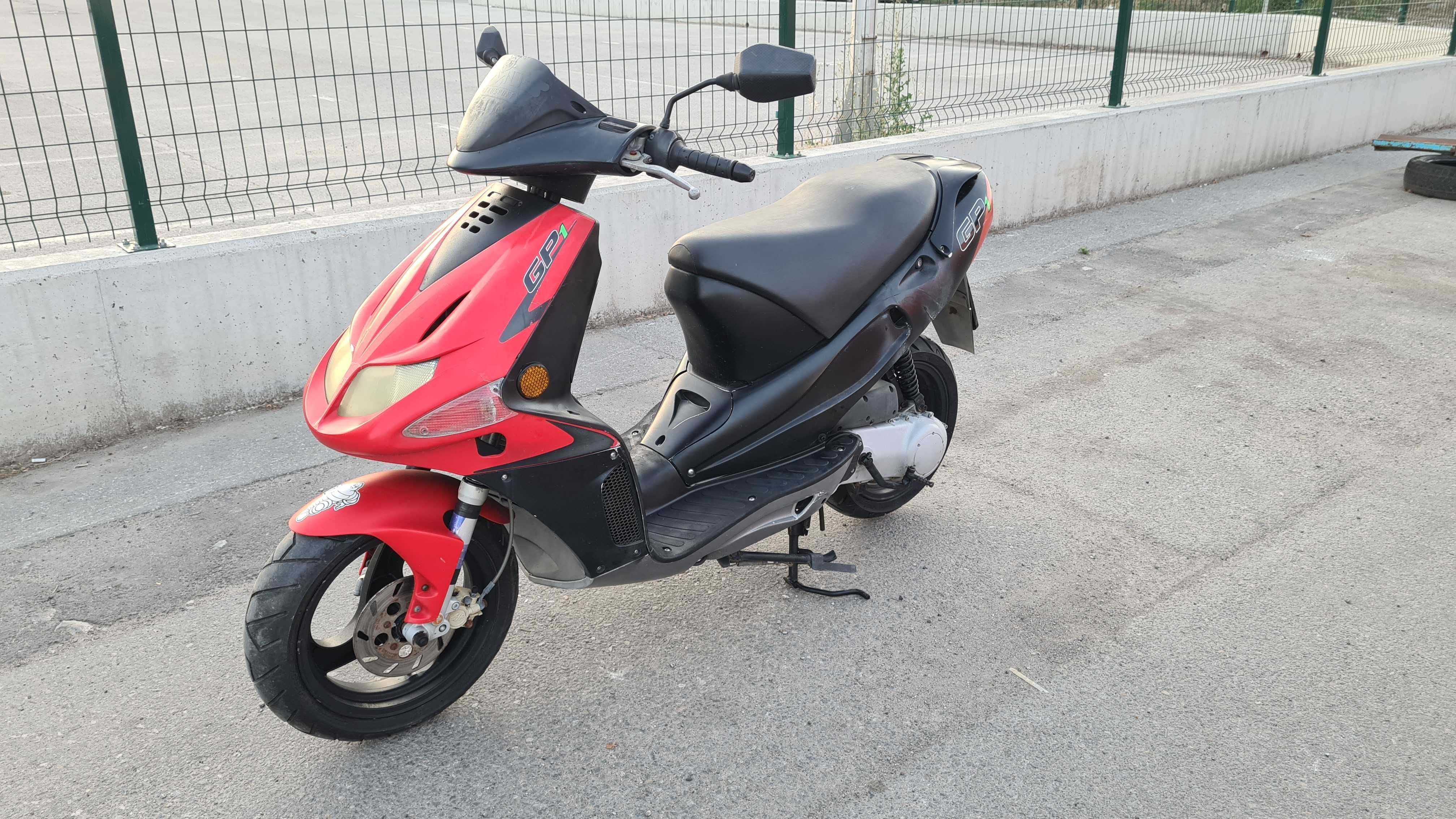 Мотори Скутери Yamaha Aerox Jog Ямаха Aprilia Априлия Honda Хонда 50