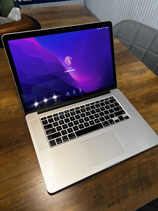 Vând Apple MacBook Pro Retina, 15 inch, Mid 2015 - Intel Core i7