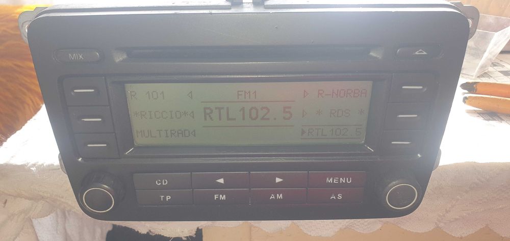 Радио vw RCD300 с Известен КОД