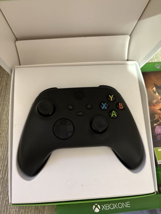 Vand xbox one s de 500 de gb