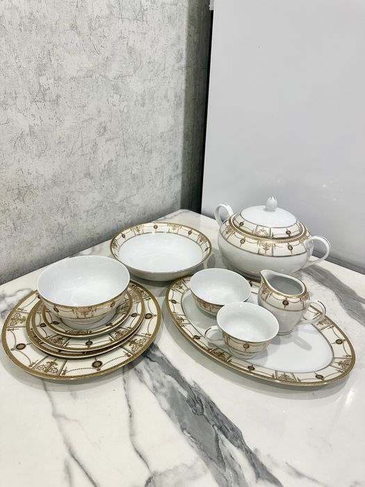 продам красивый чайной столовый набор