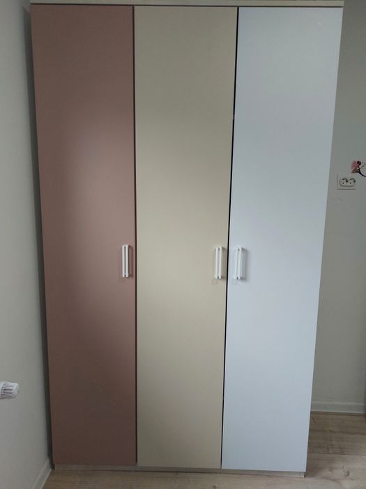 Dulap ca nou, facut pe comanda-3 usi,design modern