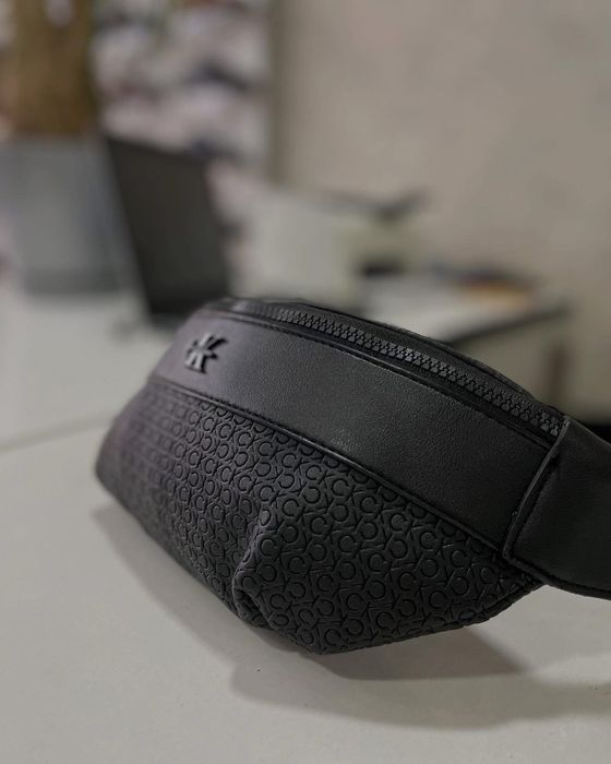 В НАЛИЧНОСТ!; Boss ; Calvin Klein ; чанта за кръст ; паласка; НОВИ