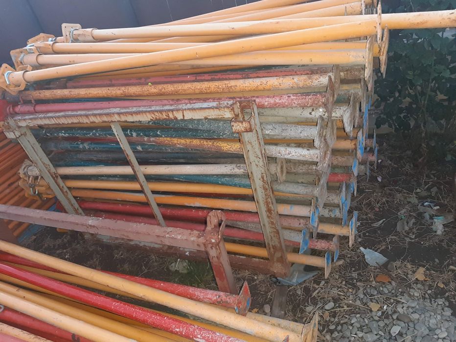 Vând și închiriez panouri doka,schelă metalică,popi metalici,montanți
