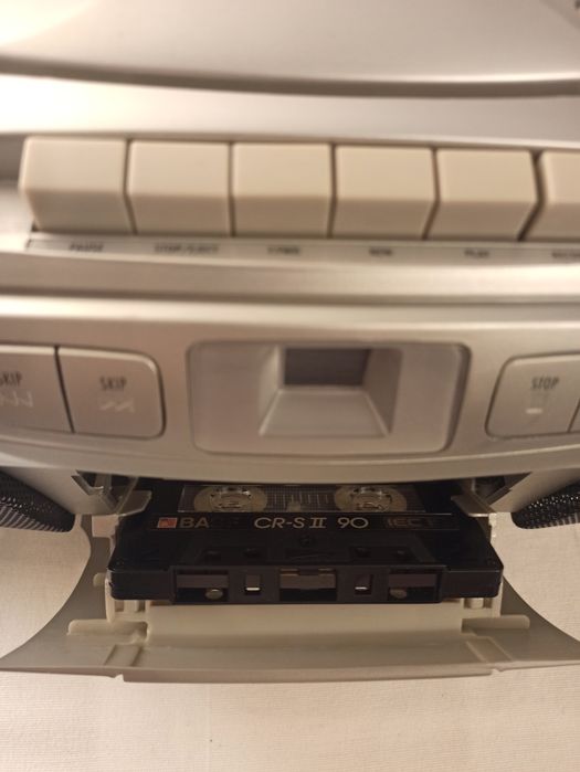 Grundig - Casetofon auto stop, CD, Radio FM și AM