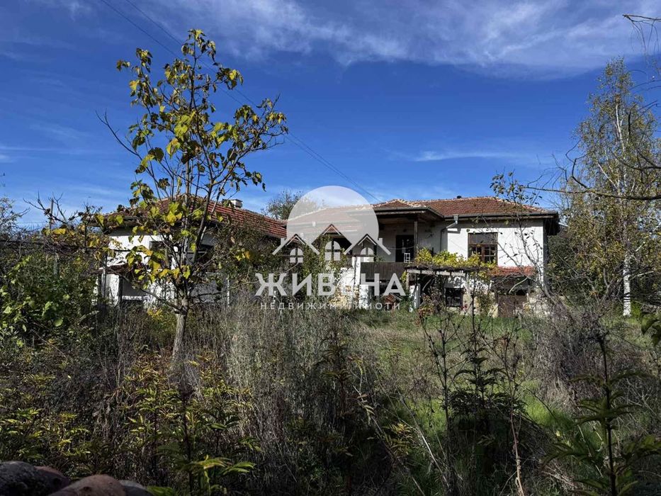 Продава къща в с.Дъбравино