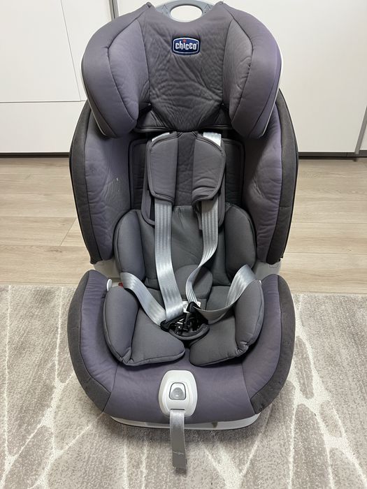 Scaun auto chicco cu isofix de la 0 luni