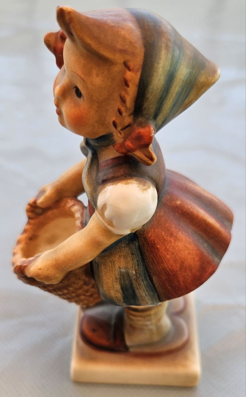 Goebel Hummel порцеланова фигура Little Helper, 73, 1973 г.