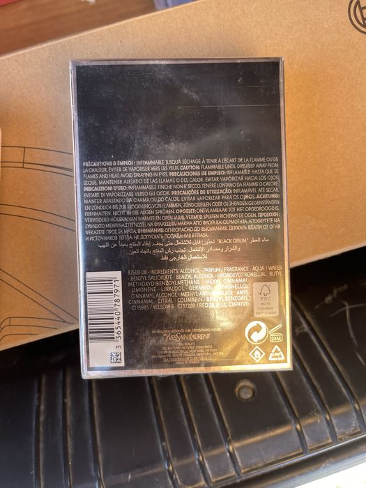 Vand parfum YSL Black Opium