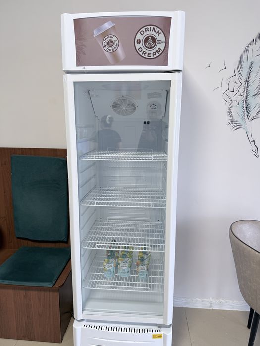 Витринный холодильник