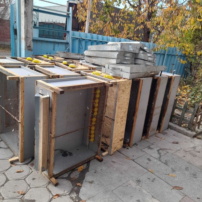 Продам клетки для Пнерепелок