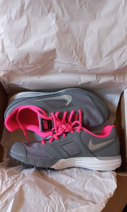 Nike Tri fusion нови оригинални дамски маратонки - размер 38,5