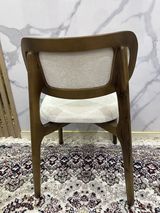 Стул из ореха новые