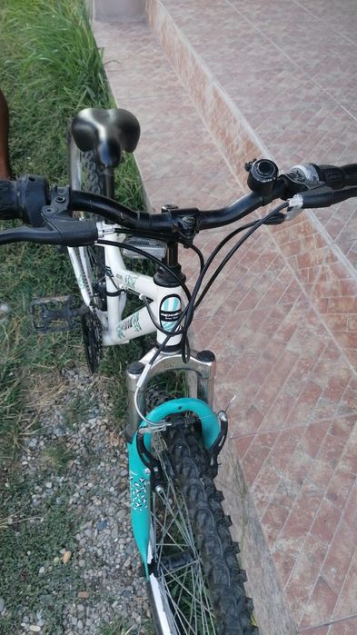 Bicicletă aproape ca noua