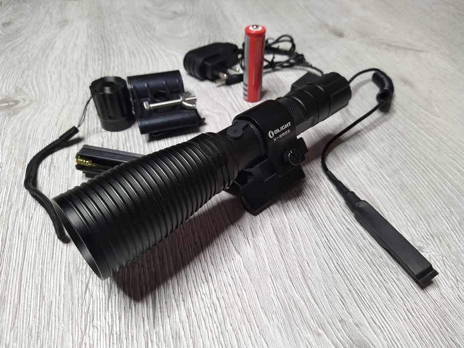 Lanterna Airsoft Vanatoare POWER LIGHT 521 Led Cree T6 NOU!