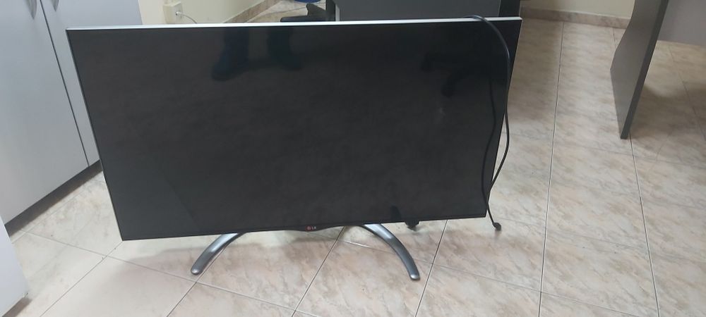 LG 47' TV 3D за резервни части.