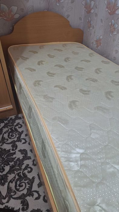Продам кровать односпальную