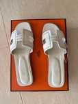 Papuci Hermès Oran - model perforat, crem-bej deschis