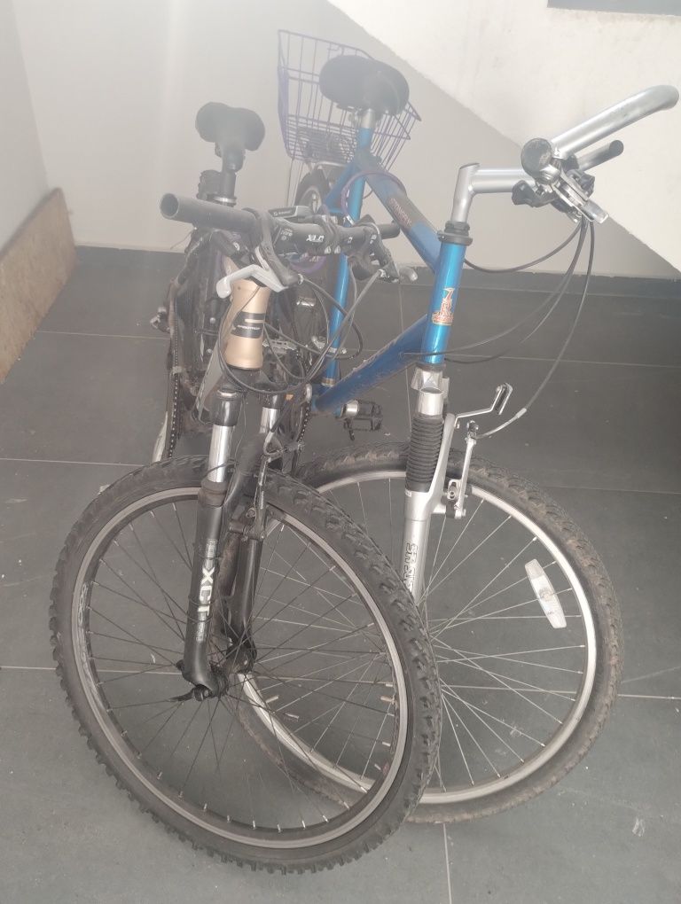 Vând biciclete , bicicleta