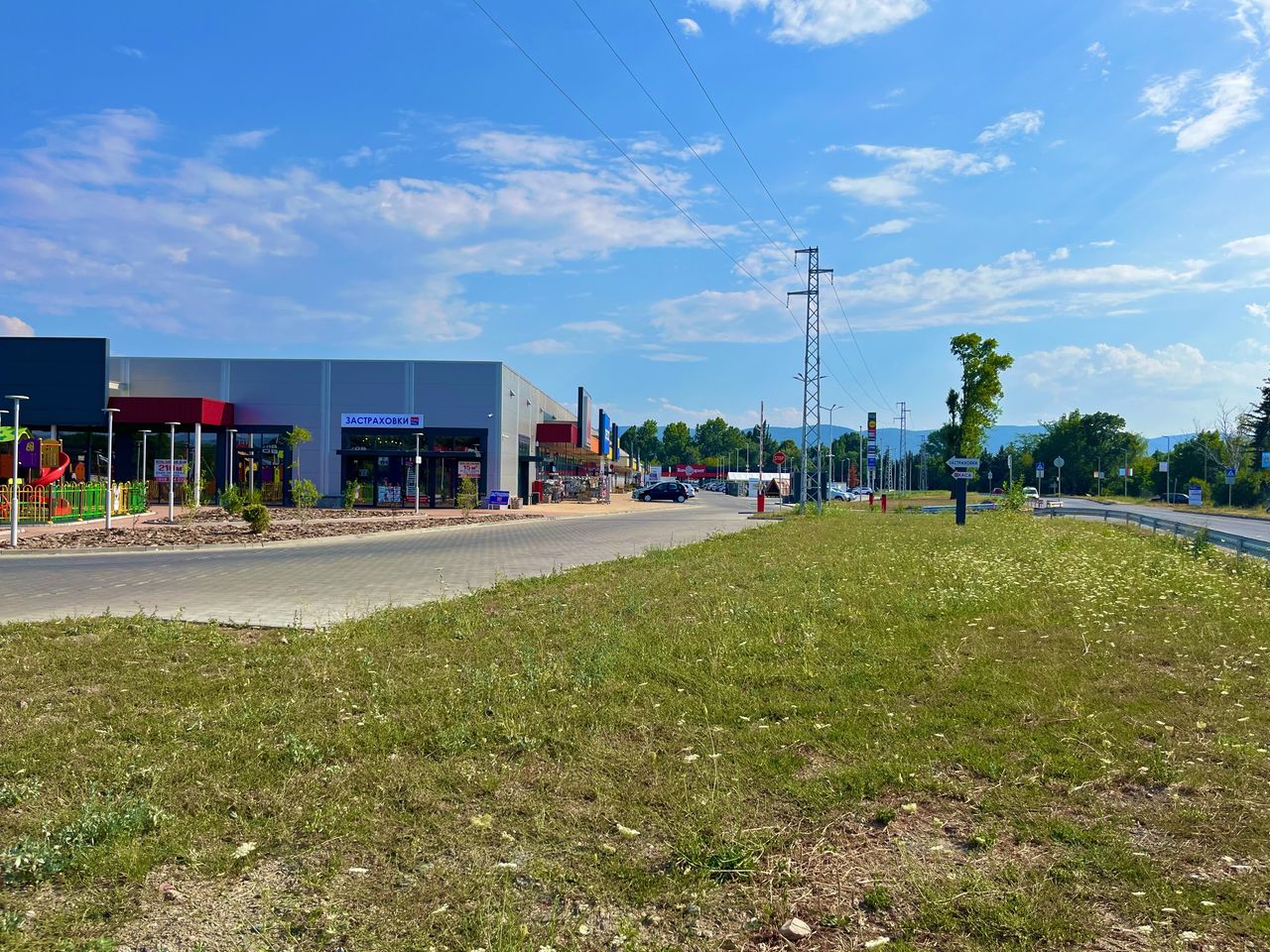 Продава се Парцел в Елин Пелин - 1 кв.м за 45000 €/кв.м - Снимка #2