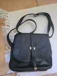 Geanta neagra tip postas