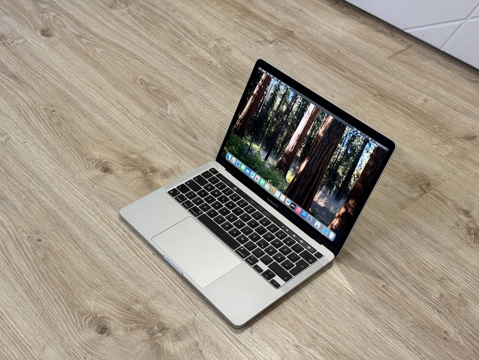 Като Нов 13.3'Macbook Pro M1/8GB Ram/256GB SSD