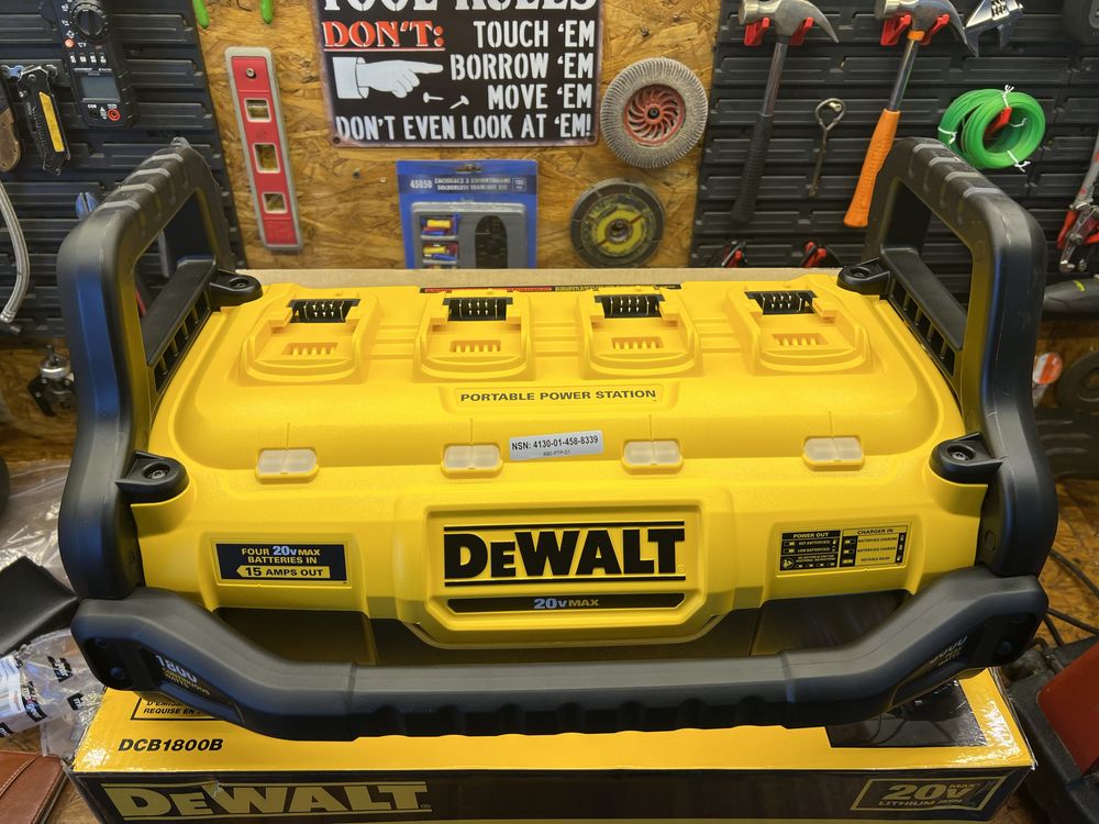 Statie incarcare Dewalt FlexVolt 4 porturi