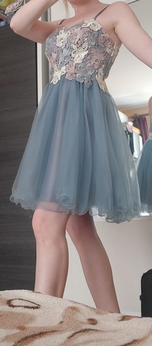 Vând rochie scurta de ocazie